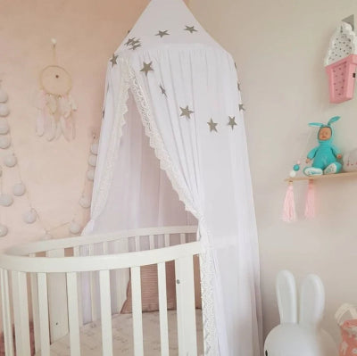Ciel-de-lit-bebe-voilé-blanc-berceau