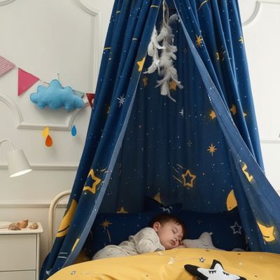 ciel-de-lit-petit-garçon-dort
