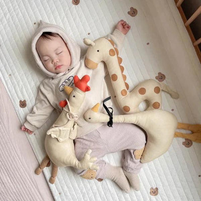 doudou-bebe-basse-cour-coq-oie-girafe_dans_le_lit