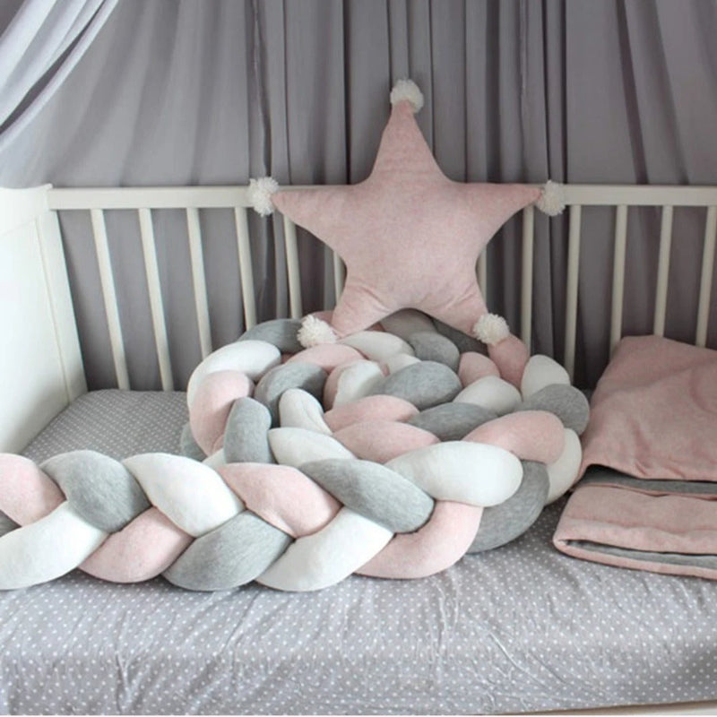 tresse de lit rose trio rouler sur matelas berceau