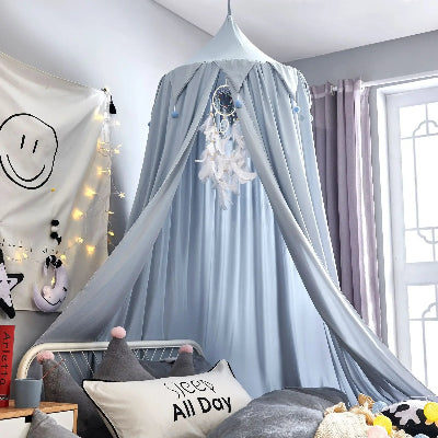 Ciel de lit cabane bleu avec pompons