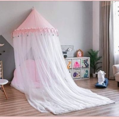 Ciel-de-lit-mural- rose-au-sol