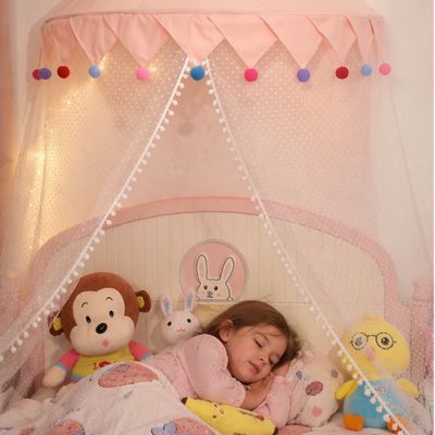 Ciel-de-lit-mural-enfant-dort