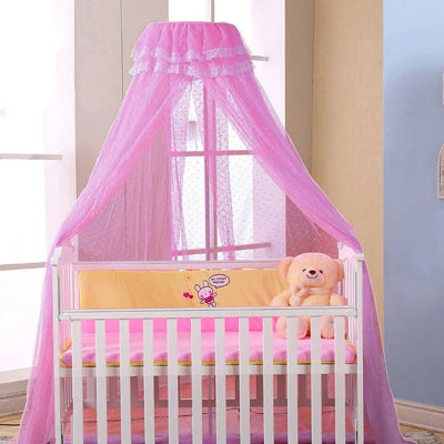 Ciel de lit pour bébé rose couvrant le berceau