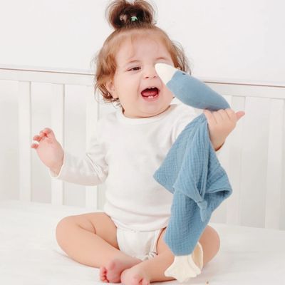 Doudou-bebe-content-amie