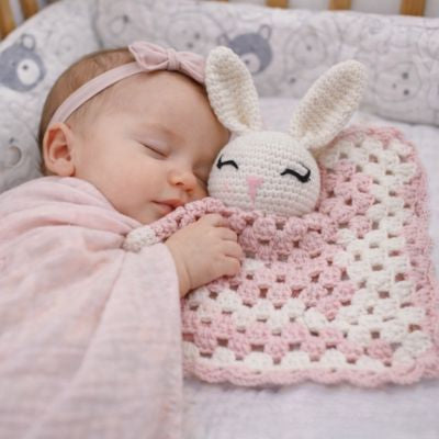 Doudou-lapin-rose-apaisante
