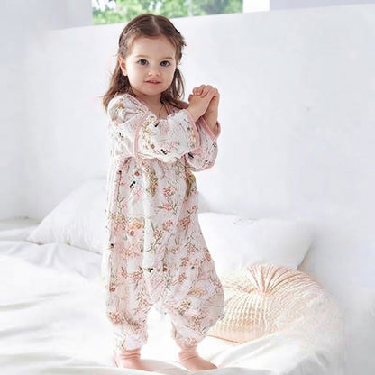 Gigoteuse enfant intérieur mignonne