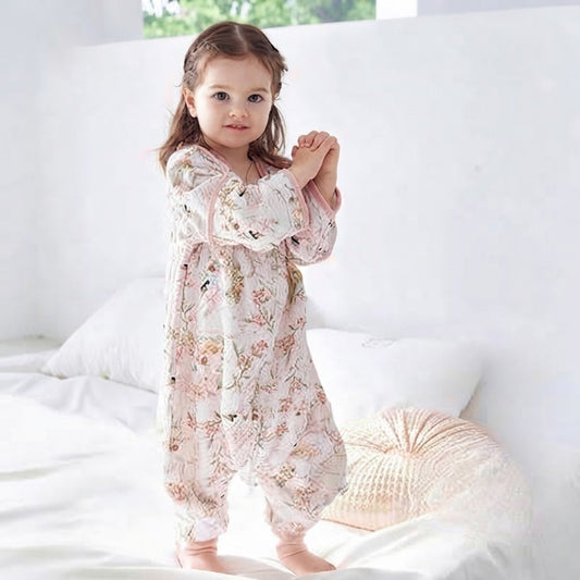 Gigoteuse enfant intérieur mignonne