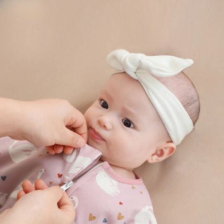 Gigoteuse ete bebe Nouveau-né – menton