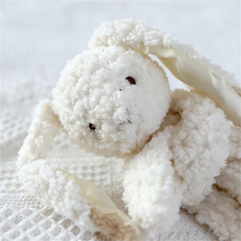 Lapin-doudou-mignon-blanc