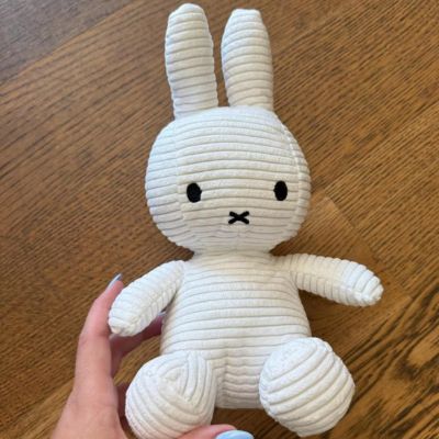 Lapin-en-peluche-cadeau-naissance