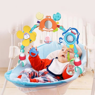 Mobile musical BEBE s'amuse dans cosy