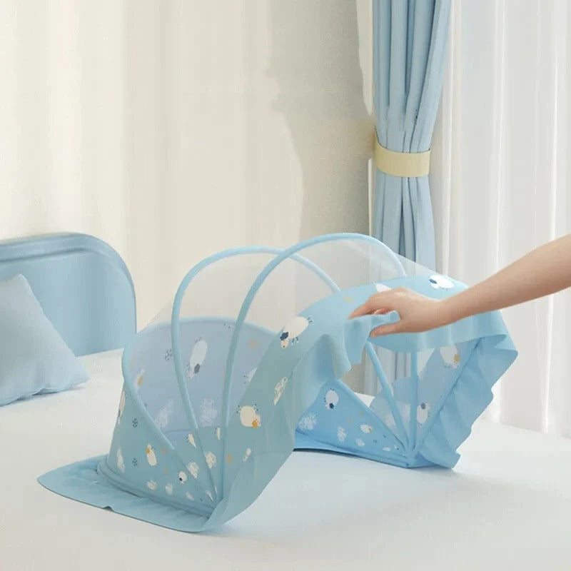 Moustiquaire-pour-lit-de-bebe-ouvert