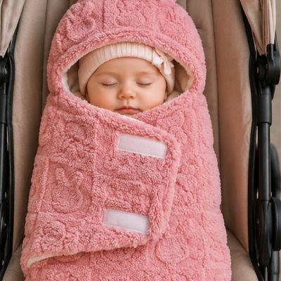 Nid-d_ange-6-12mois-bebe-dort-dans-poussette
