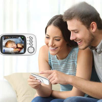 Parents surveille bébé partout avec babyphone