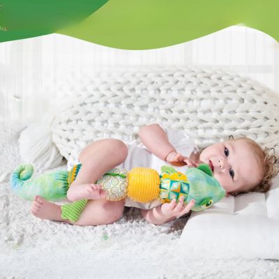 Peluche-chenille-musicale-avec-bébé