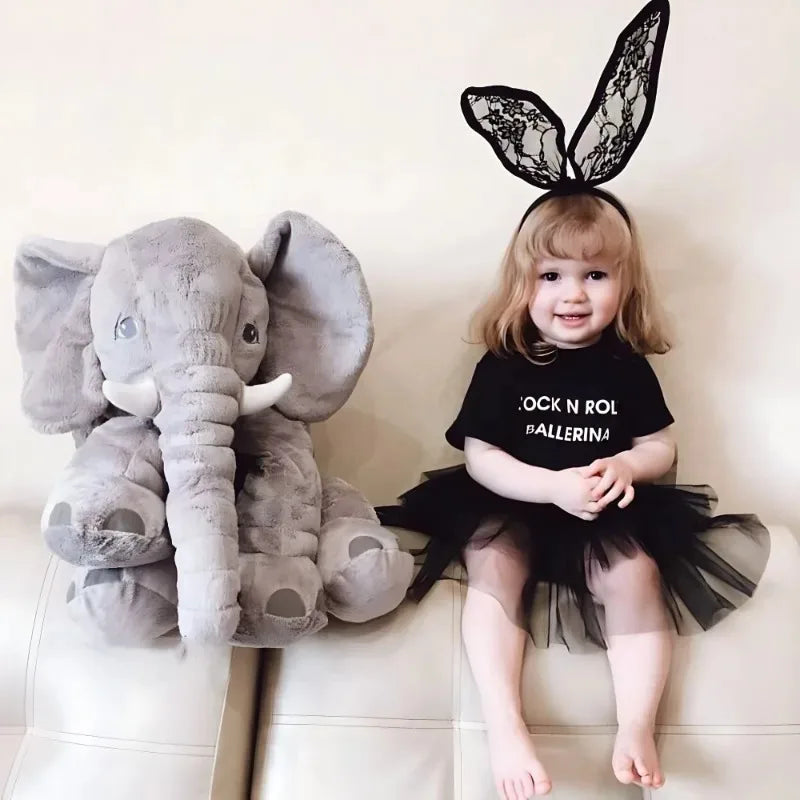 Peluche-oreiller-éléphant-avec -son-amie-fille