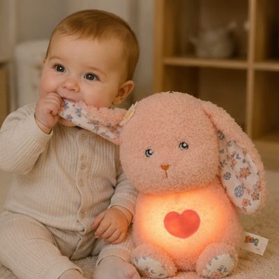Peluche qui respire développe touché bébé