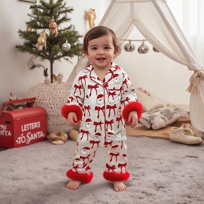 Pyjama-noel-bebe-heureuse