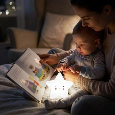 Veilleuse etoile bebe éclaire bébé et maman histoire