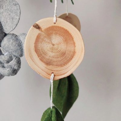 anneau de bois du mobile lit bebe