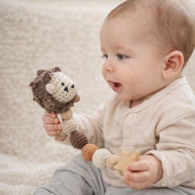 attache-sucette-captivante