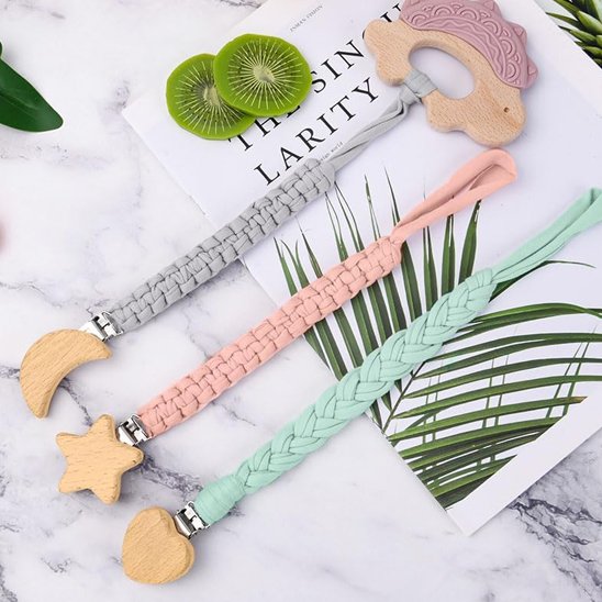 attache-tétine-trio