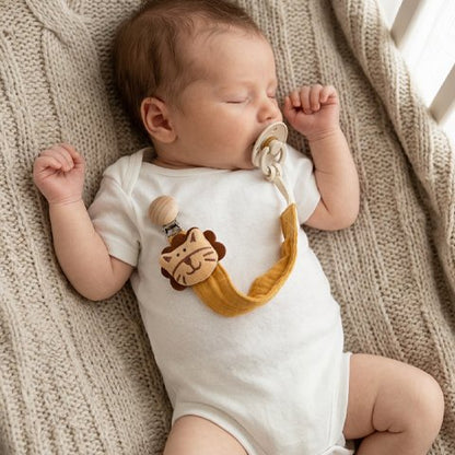 attache-tetine-adorable- lion