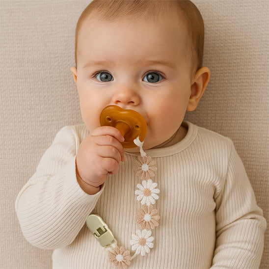 attache-tetine-bonheur-fleur-beige