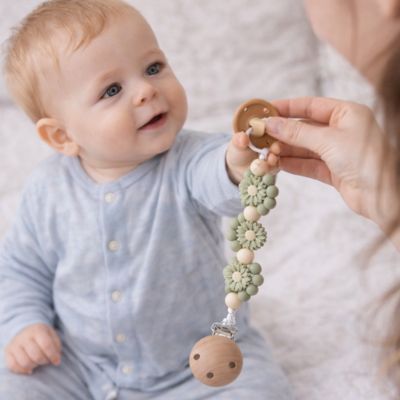 attache-tetine-partage