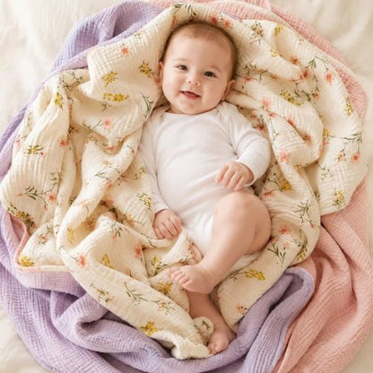 bébé confortable dans plaid bebe