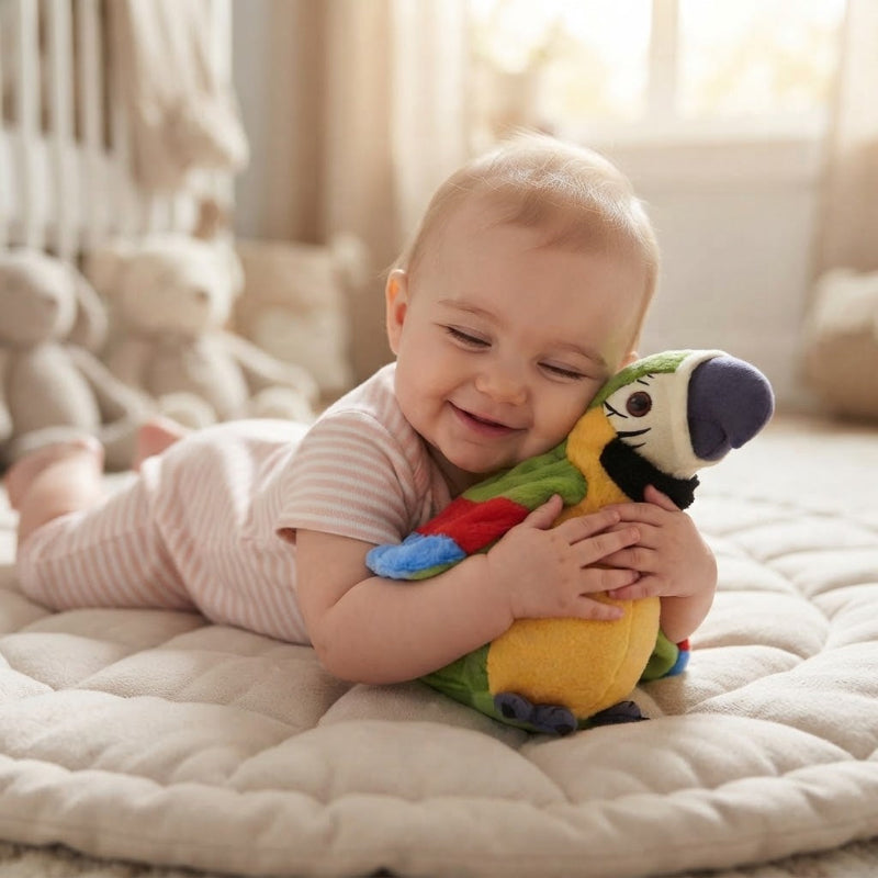 bébé fait câlin peluche interactive perroquet