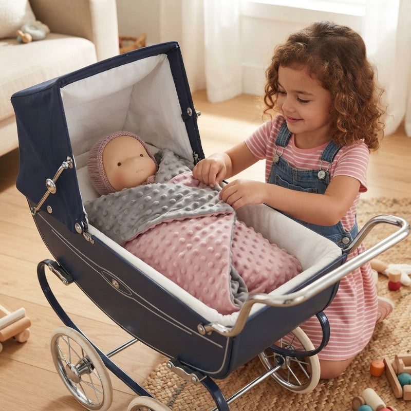 couverture bebe avec poupée, fillette et poussette