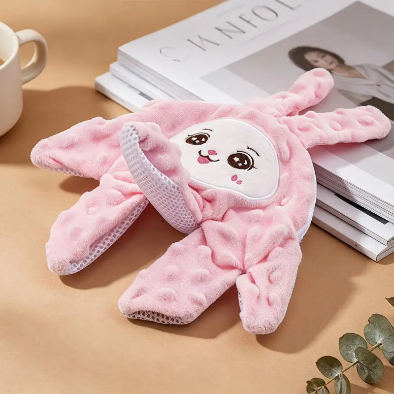 doudou bebe main lapin