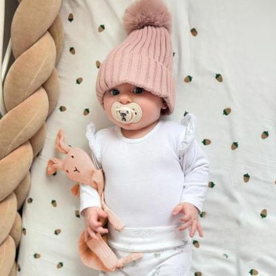 doudou-lapin-rose-calme-bébé