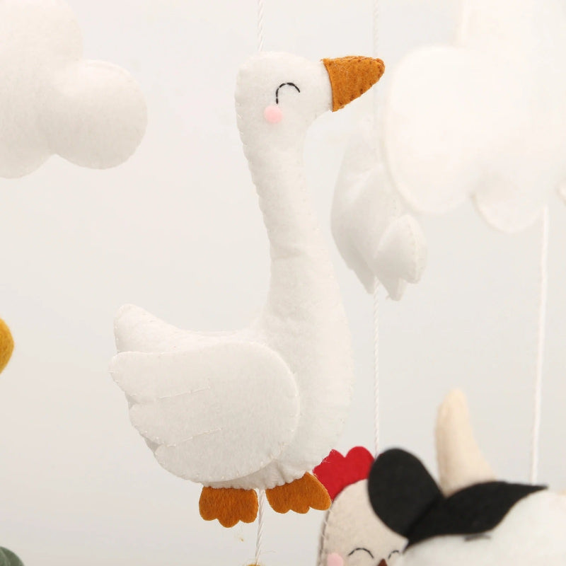 mobile bebe cygne feutrine