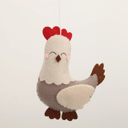 mobile bebe poule en feutrine