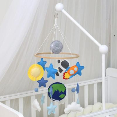 Mobile pour lit bebe avec support blanc