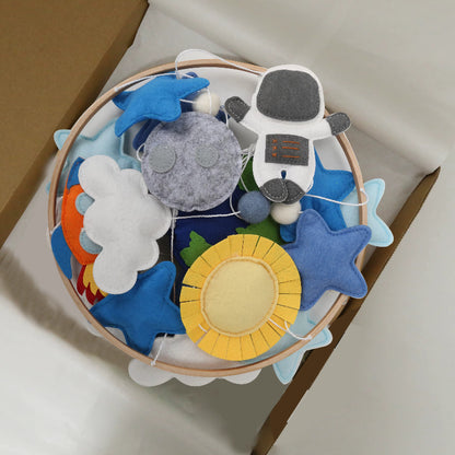 Mobile pour lit bebe dans boîte