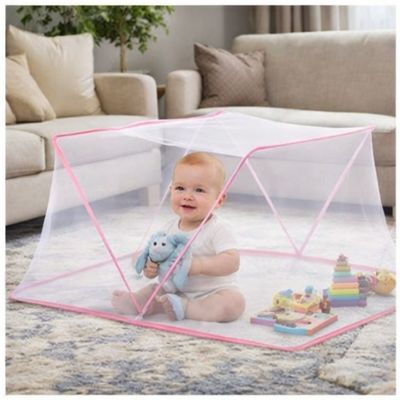 moustiquaire-lit-bebe-salon