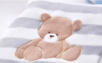 Ourson de la couverture bébé naissance
