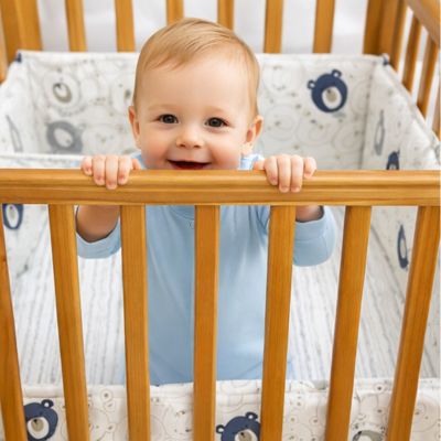 tour-delit-ourson-bebe-debout