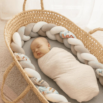 tresse-de-lit-bebe-2m-blanc-gris-bleu-imprime-animaux-bebe-endormi-couffin-nid-serenite
