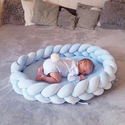 tresse-de-lit-bébé-encercler