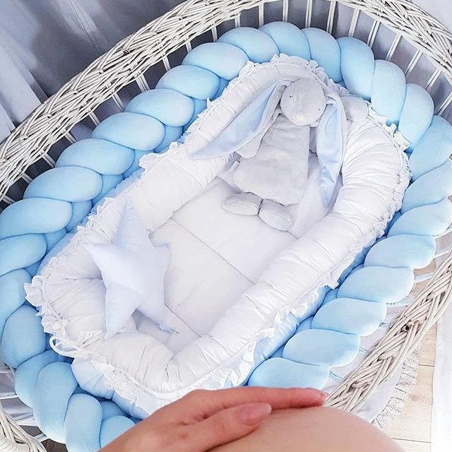 tresse-de-lit-bebe-entourer-sécure