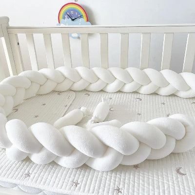 tresse-de-lit-belle-décoration-lit-bébé