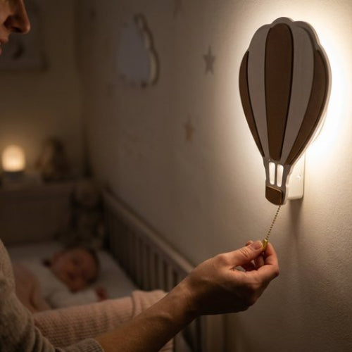 Veilleuse murale bebe montgolfière