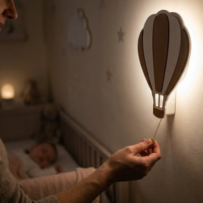 Veilleuse murale bebe montgolfière
